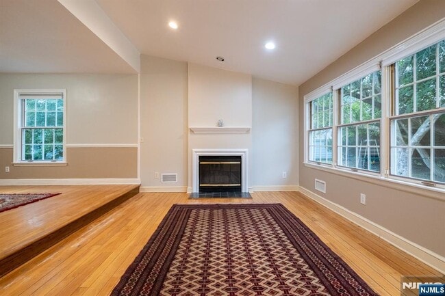 Photo - 238 Emmett Pl
