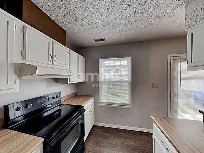 Photo - 8260 McGuire Dr