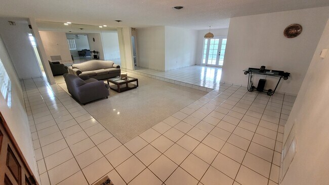 Photo - 6320 SW 93rd Pl