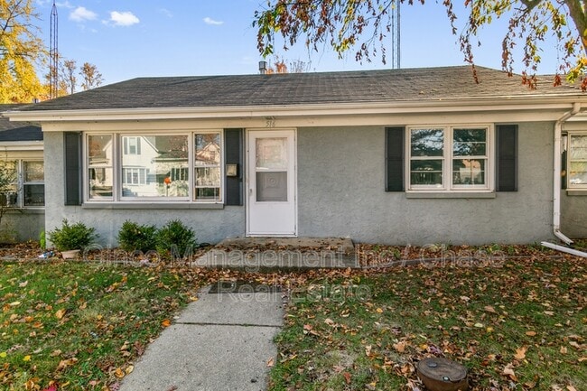 Building Photo - 522 W Lawn St