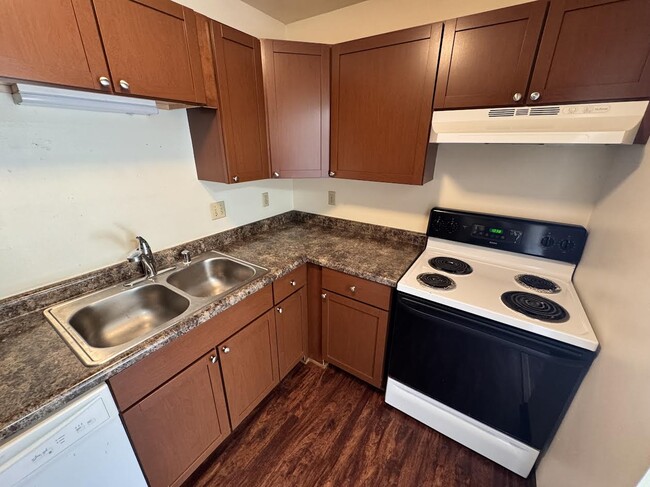 Building Photo - 2361 Chalet Gardens Rd Unit 1 Rental