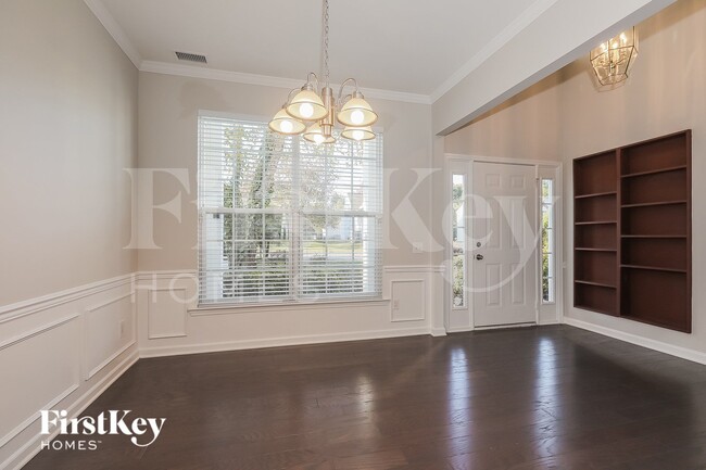 Photo - 6147 Creekview Ct