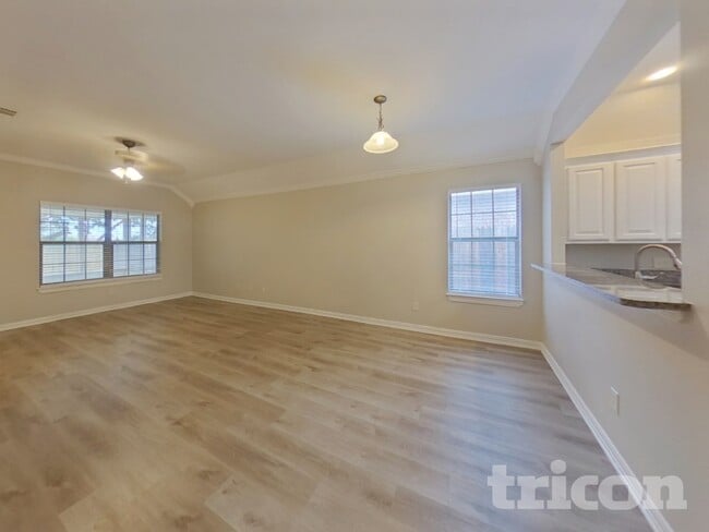 Photo - 804 Rambling Ct