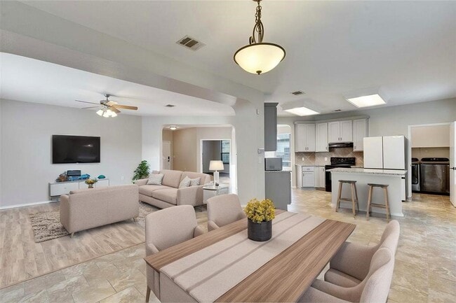 Photo - 6305 Roseborough Dr