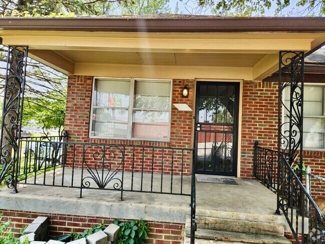 Building Photo - Duplex Rental