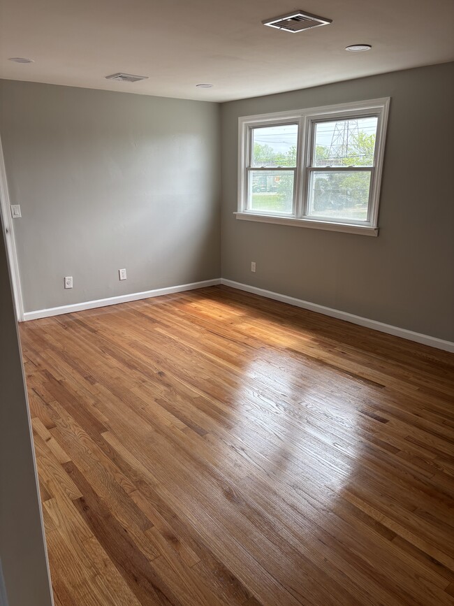 Living Room - 1158 Roosevelt Ave Unit 1