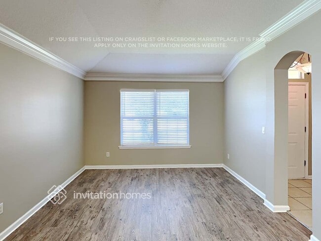 Photo - 1033 Dunstable Ln
