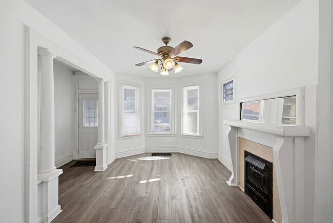 Photo - 2209-2211 Summit St