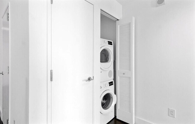 Photo - 77 Hudson St Unit 4307