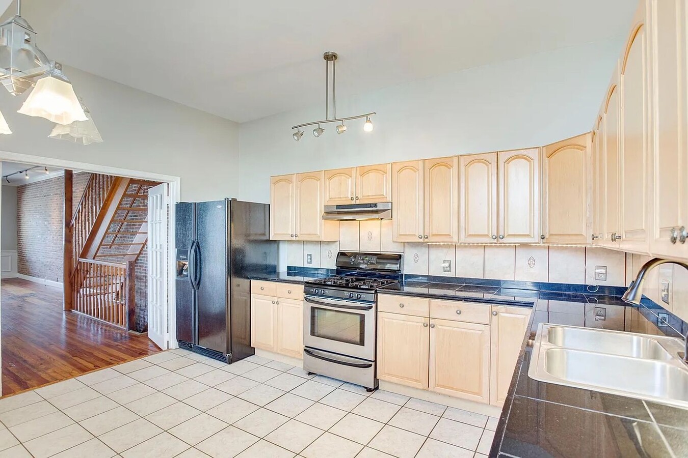 Photo - Spacious End Unit Townhouse with Deck and Storage in Highlandtown