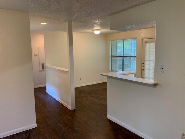 Photo - 8812 Schick Rd