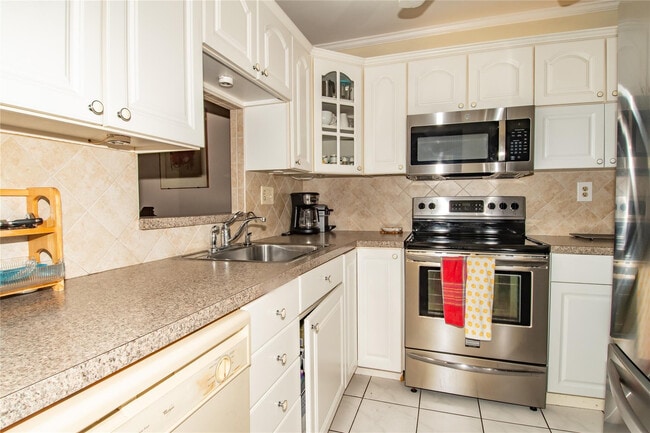 Photo - 5003 NW 35th St Unit 503