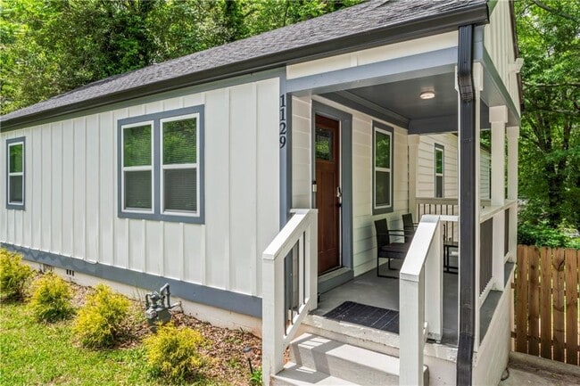 Photo - 1129 Graymont Dr SW