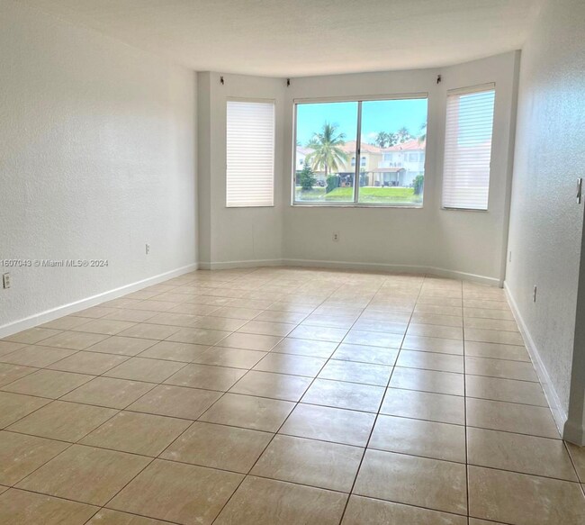 Photo - 11192 NW 73rd St