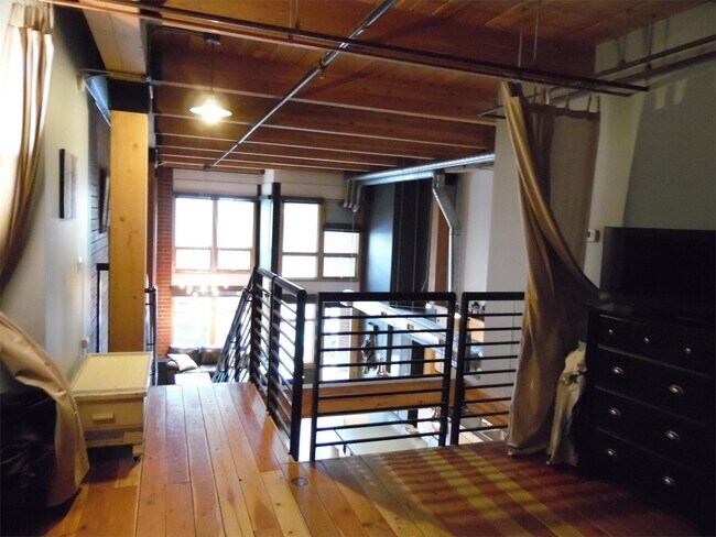 Photo - 2955 Inca St