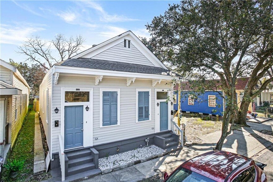 Photo - 306 Whitney Ave.