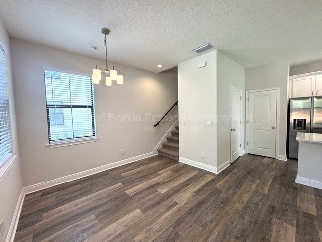 Photo - 2861 Mayer St