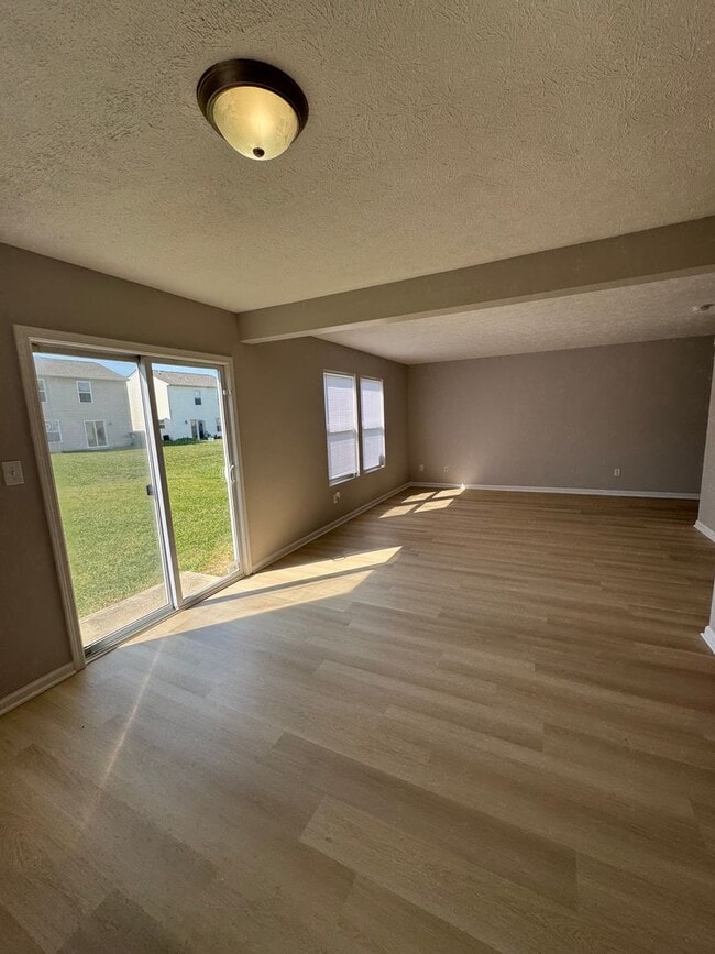 4074 Lassen Ln