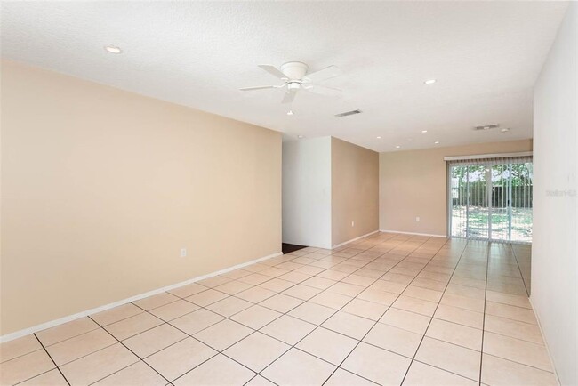 Photo - 823 Field St