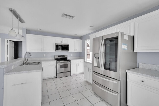 Photo - 2865 NW 68th Ln