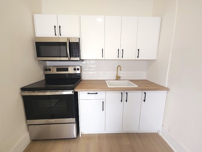 Building Photo - 41 Elizabeth St Unit 3