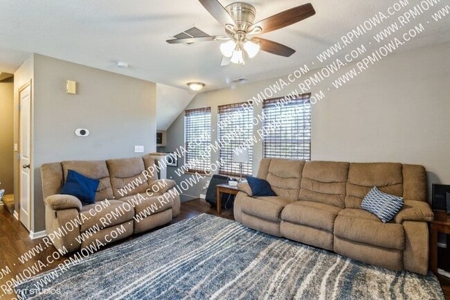 Photo - 15227 Alpine Dr