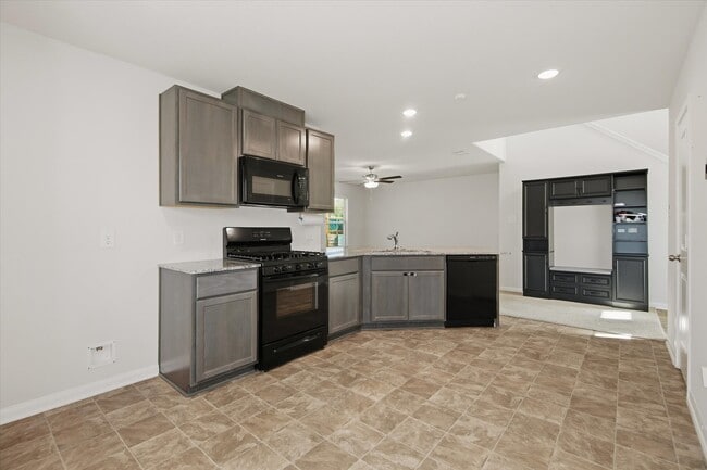 Photo - 1228 Haverford Ln