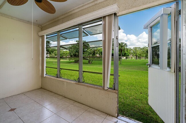 Photo - 1010 Country Club Dr Unit 108