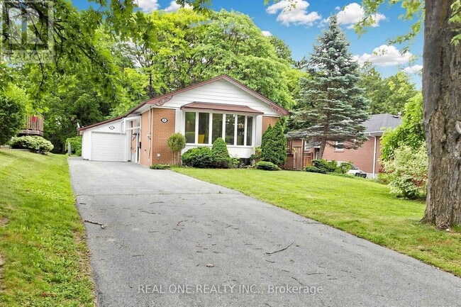 Photo - 49 Bayview Pkwy
