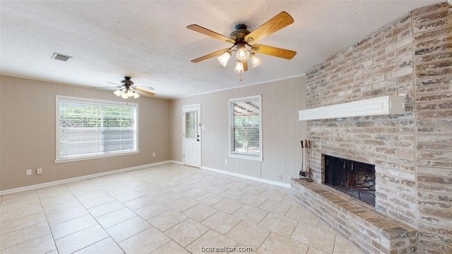 Photo - 3004 Longleaf Dr