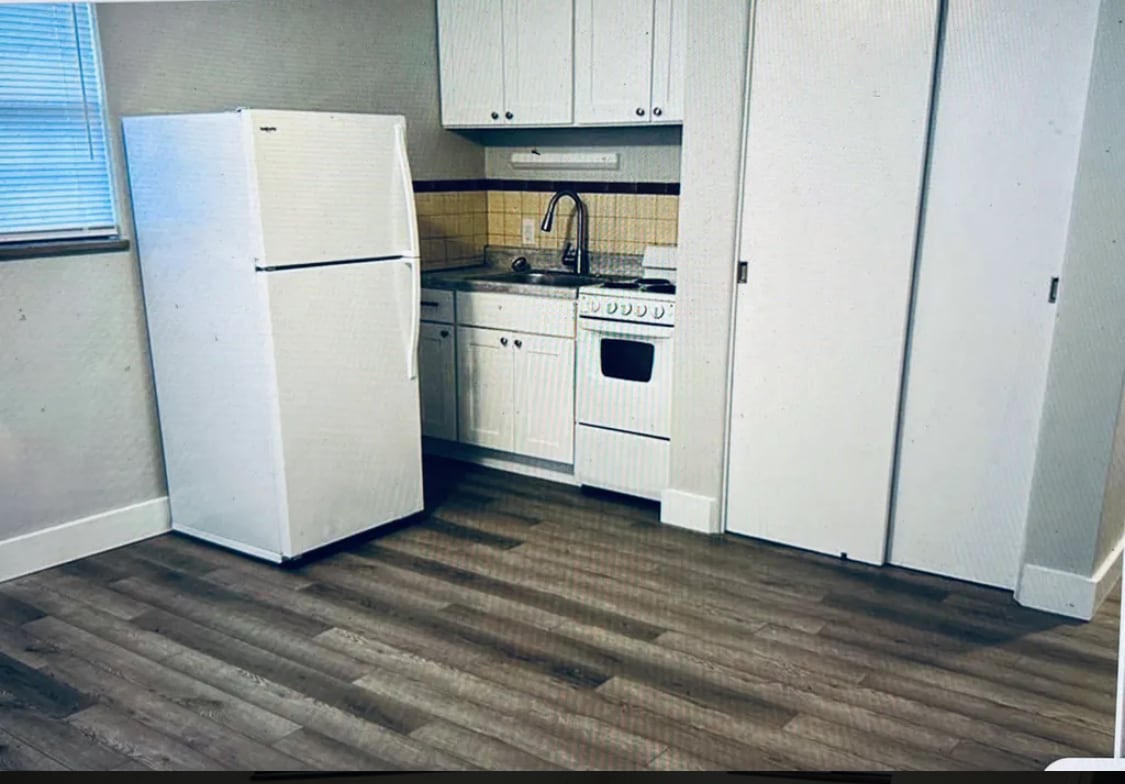 Photo - 27 Chessen Ave Unit 3