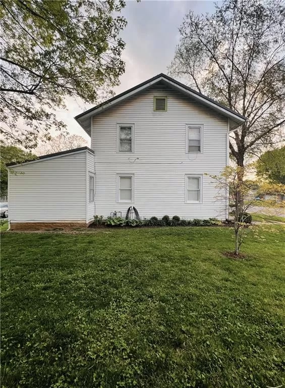 Photo - 1019 E 8th St Unit 1019