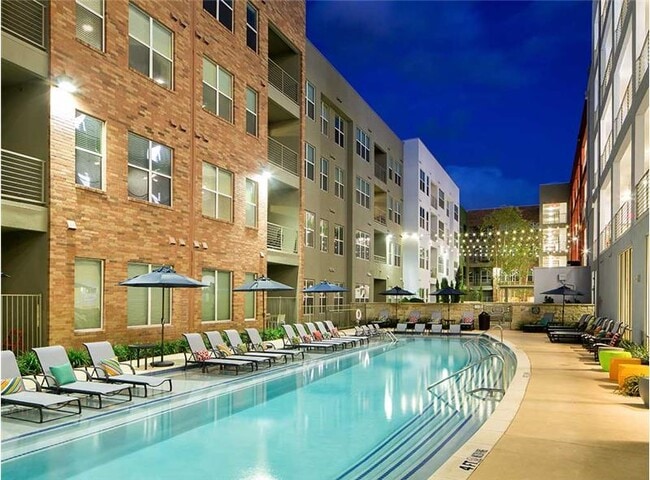 Building Photo - 1902 1/2 Simond Ave Unit A8-51