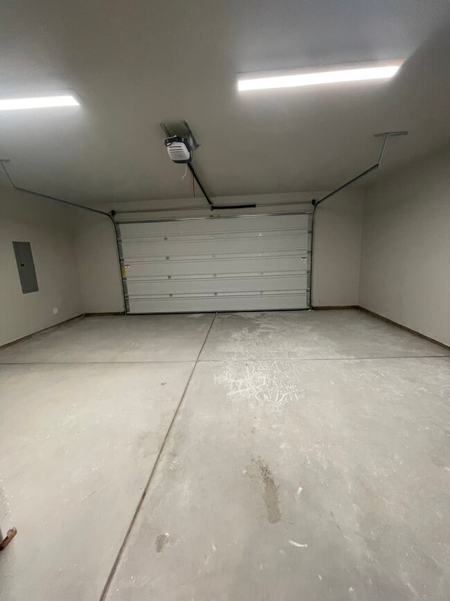 Photo - 6063 Murray Way NE