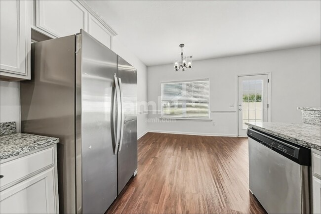 Photo - 455 Sunbury Dr