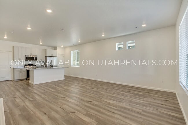 Photo - 238 N Colonnade Rd