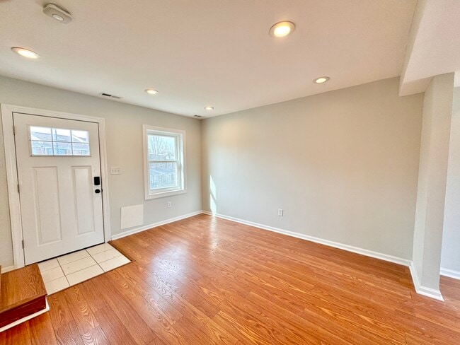 Photo - 1151 Summit St NE