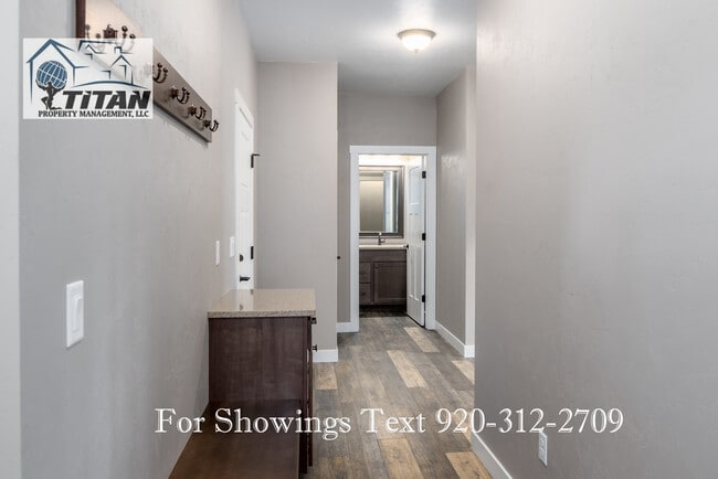 1087 Faith Ct