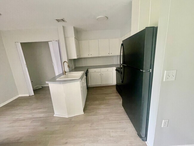 Photo - 4816 Spring Lake Dr