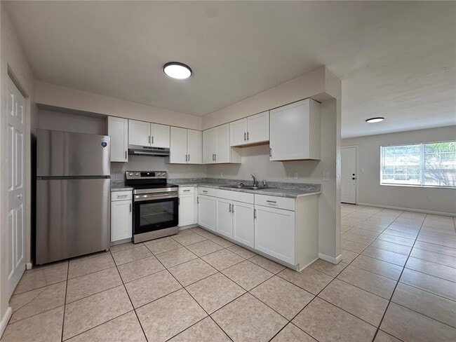 Photo - 6104 SW 12 Pl