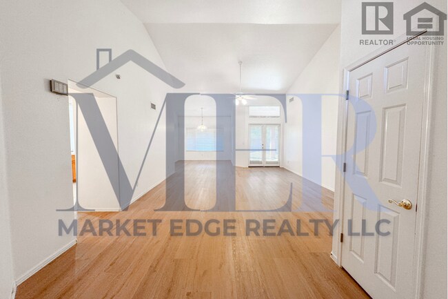 Photo - 4Bed/2.5Bath Home at Deer Valley Rd/67th Ave! $399 MOVE-IN SPECIAL! Ready for Immediate Move-In!