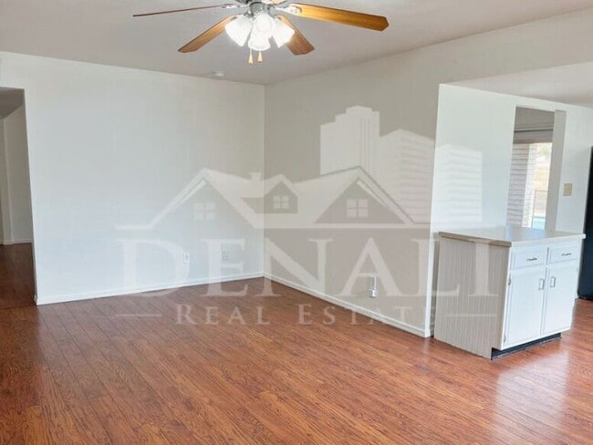 Photo - 647 S Bermuda Cir