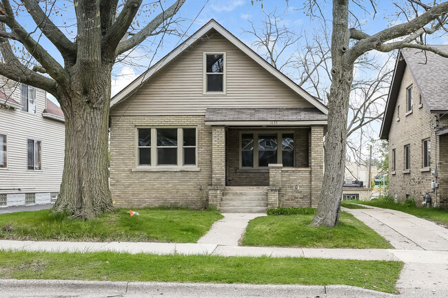 Building Photo - 1135 Crescent St NE Rental