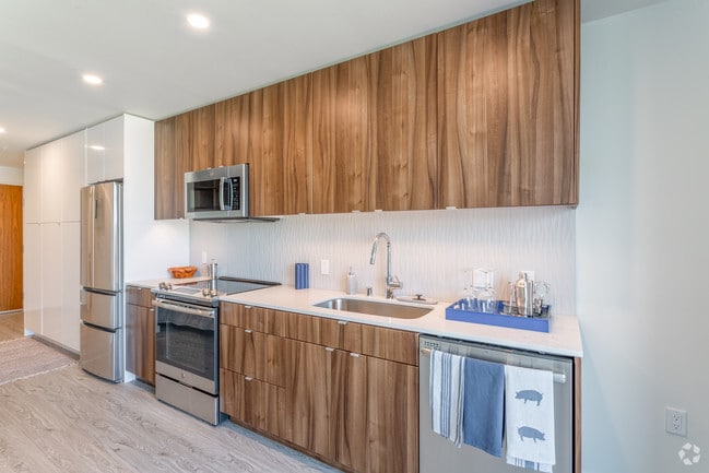 Studio - 432 SF