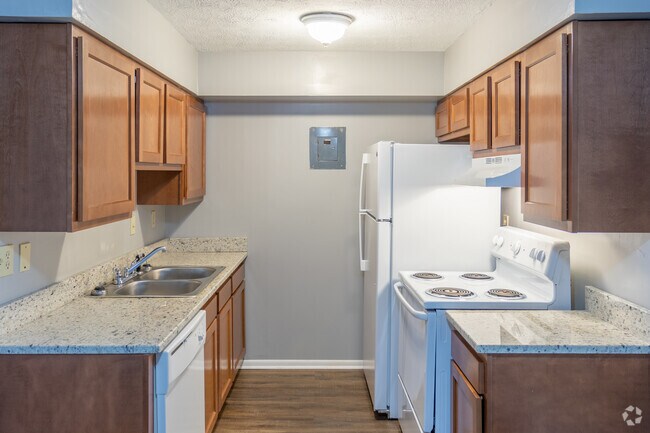 2 BR, 1BA - 1,000 SF
