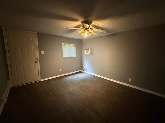 Photo - 215 Smith St NE Unit Apt A