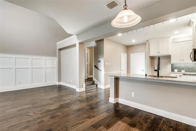 Photo - 5404 Locust Dr