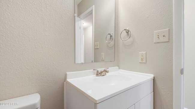 Photo - 5113 E 10th St