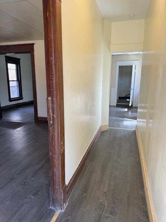 Building Photo - 97 Glenview Ave Unit 97A Glenview Avenue