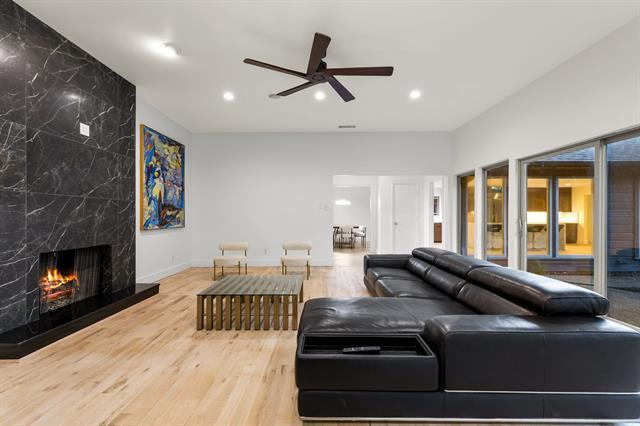 Photo - 9415 Hill View Dr